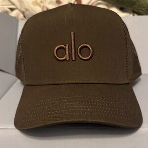 Alo Yoga District Espresso Trucker Hat